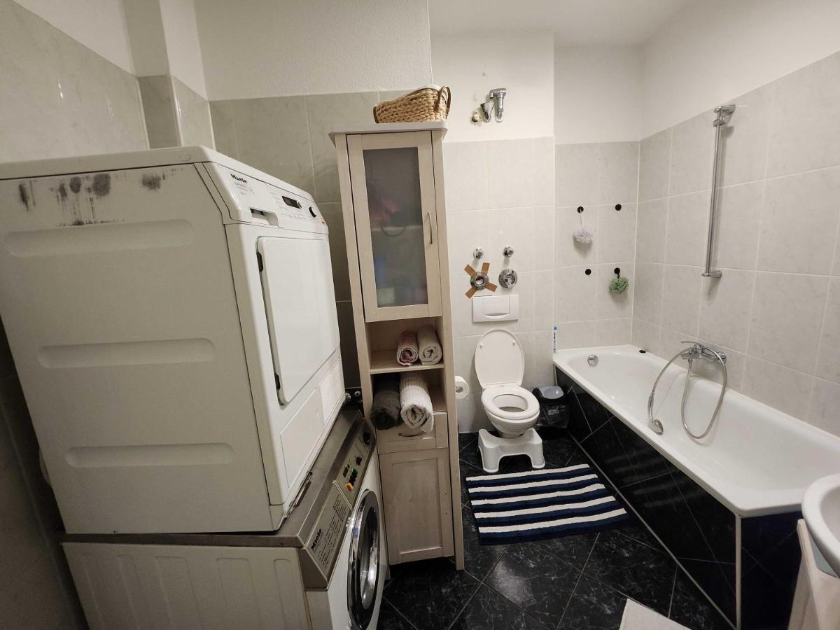 One Private Room Available In A Two Room Apartment In Tegel, Berlin Kültér fotó