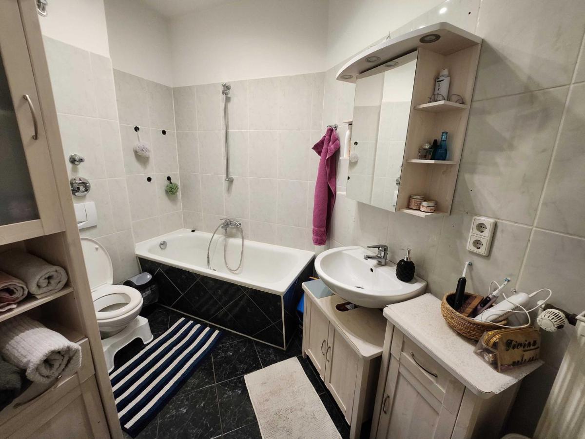 One Private Room Available In A Two Room Apartment In Tegel, Berlin Kültér fotó